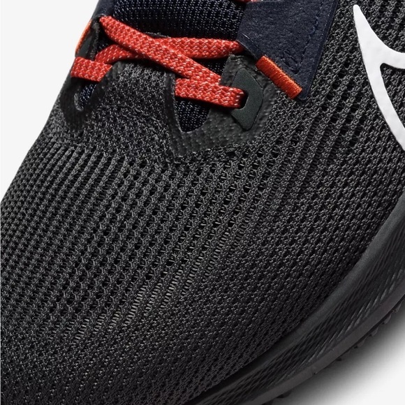 Nike Air Zoom Pegasus 40 Running Shoe. Chicago Bears theme size - Picture 3 of 12